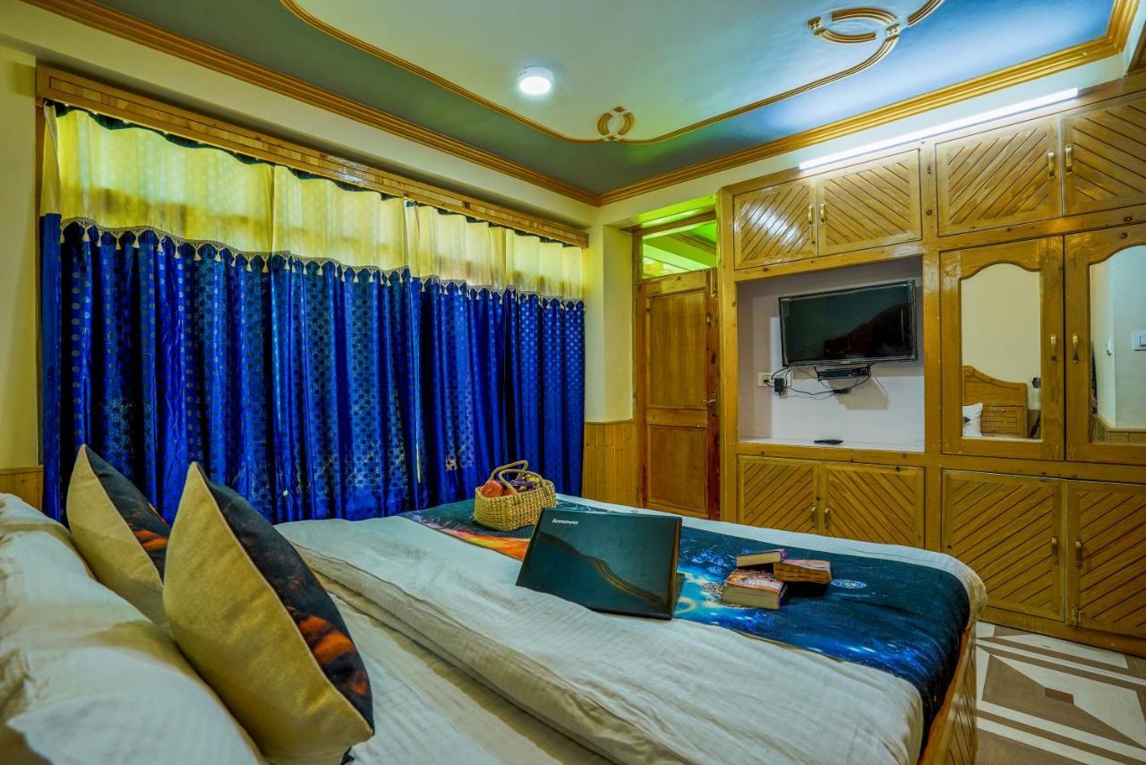 מנאלי Woods Villa- A Luxury Mountains View Cottages מראה חיצוני תמונה