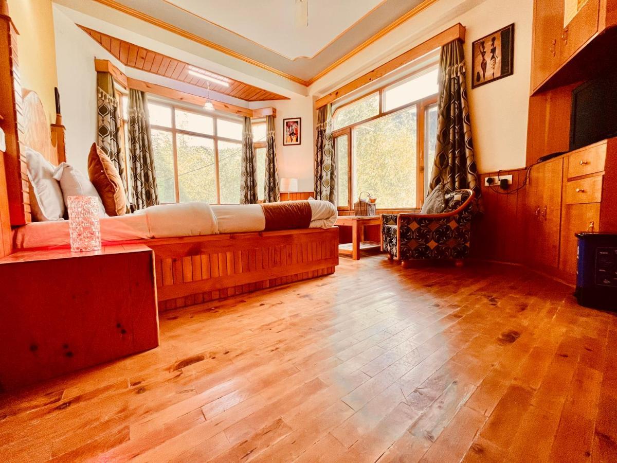 מנאלי Woods Villa- A Luxury Mountains View Cottages מראה חיצוני תמונה