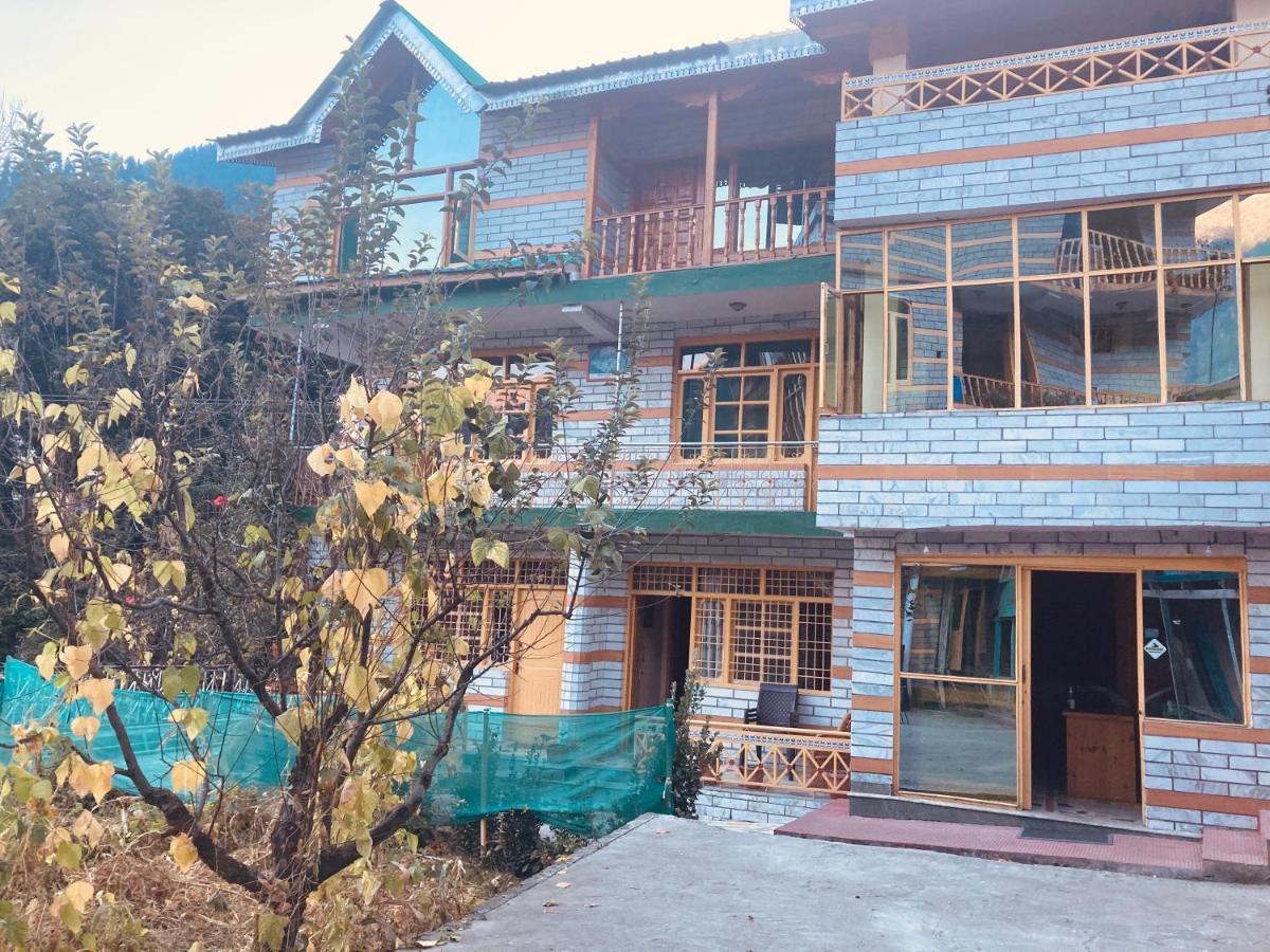 מנאלי Woods Villa- A Luxury Mountains View Cottages מראה חיצוני תמונה