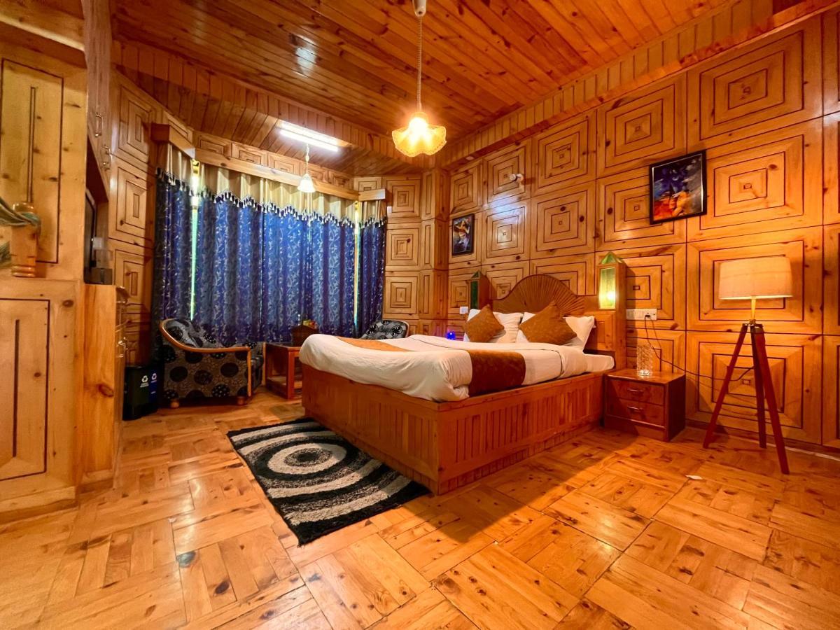 מנאלי Woods Villa- A Luxury Mountains View Cottages מראה חיצוני תמונה